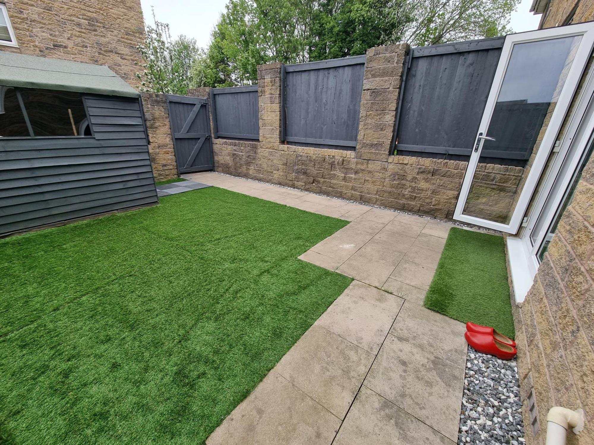 Clariturf - 4 Bedroom Semi - Private Parking Near Turf Moor, Town Centre, Transport And Motorway Links Next To Canal, 3 Parks And Lake - Sky And Netflix Burnley Dış mekan fotoğraf